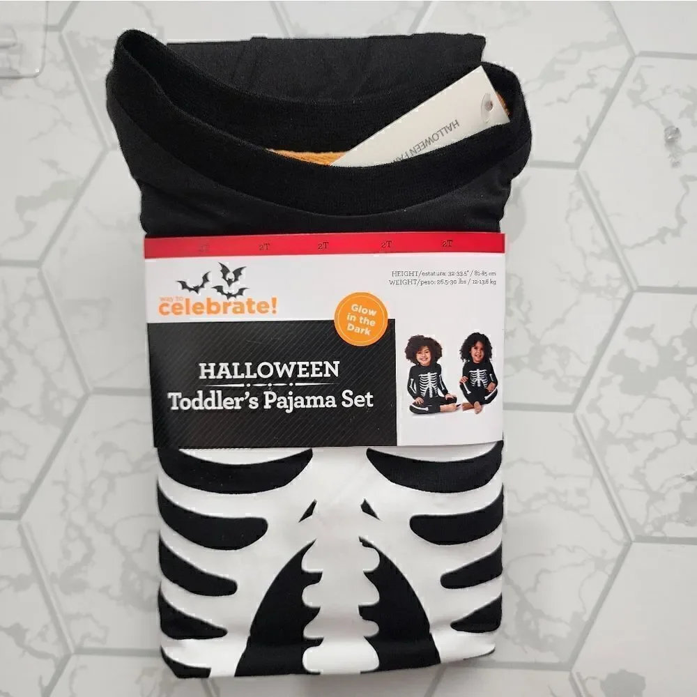 Copy. Nwt Kids Glow In The Dark Halloween Skeleton 2 Piece Pajama Set